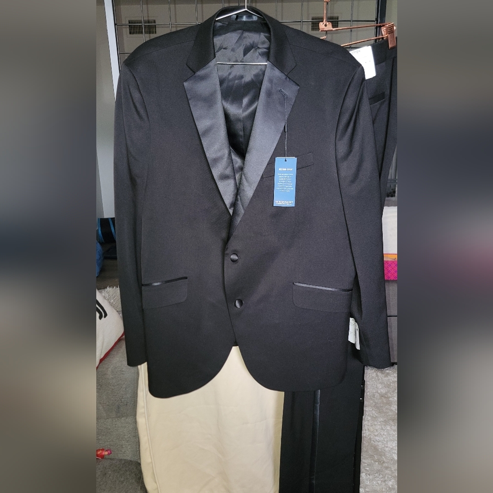 NWT Kenneth Cole Classic Black Men's Tuxedo Suit 48R / 42×32